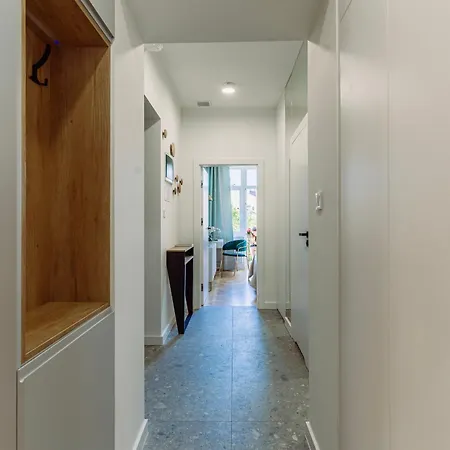 아파트 Rzeszowska 5 12 *